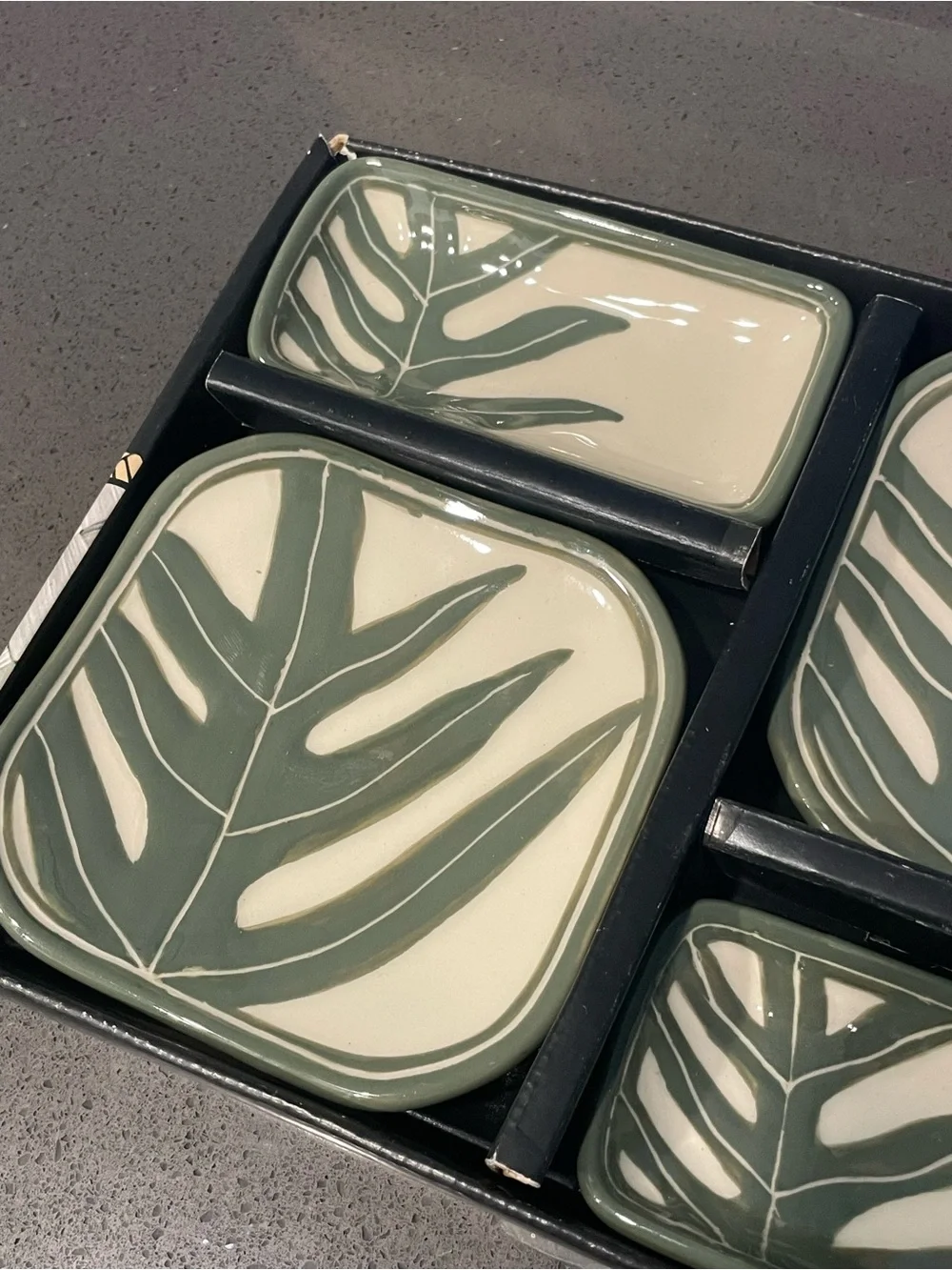 Lee Ceramics Handmade Hawaii Aloha Collection 4Piece Ceramic Dish Set Green Fern